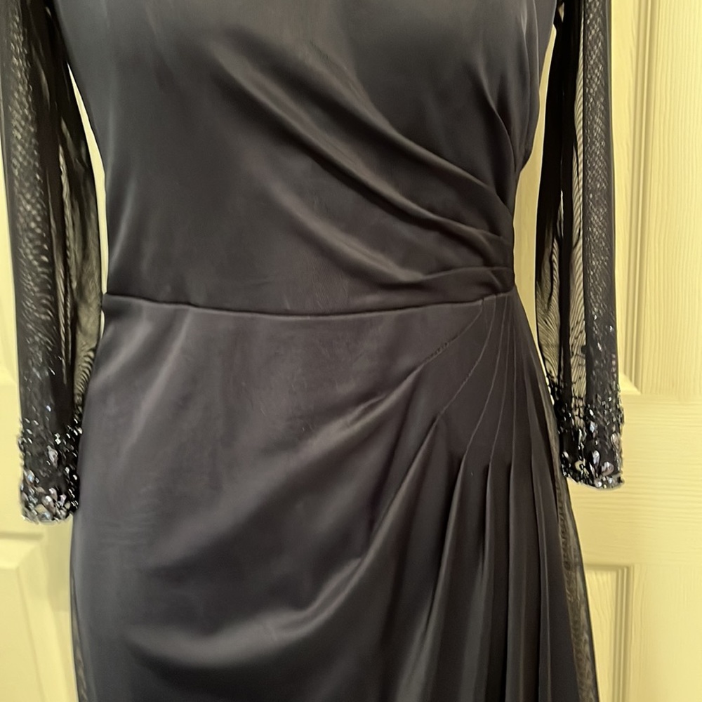 🌟🌟🌟ALEX Evening Gown, Ladies Formal Dress in Midnight Blue🌟🌟 - Picture 15 of 17